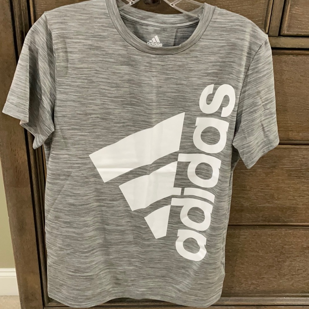 Adidas youth large short sleeve shirt